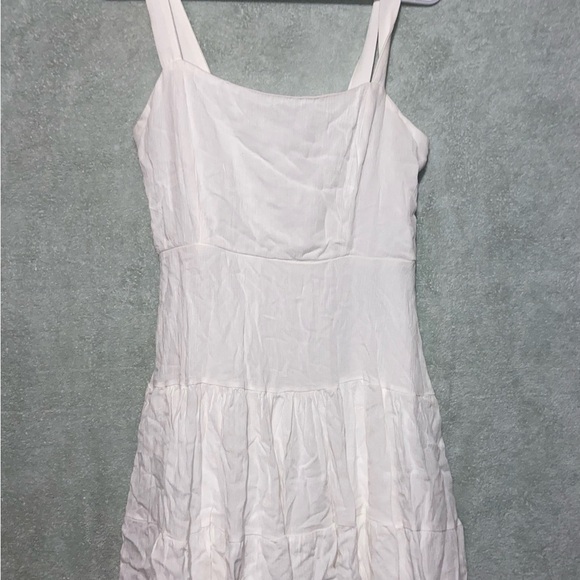 Cute  white dress - Picture 2 of 3